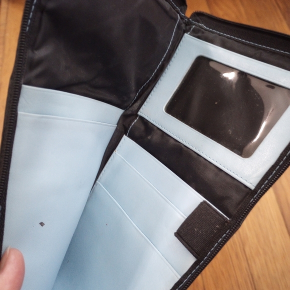 Kenneth Cole Clutch - Picture 3 of 4